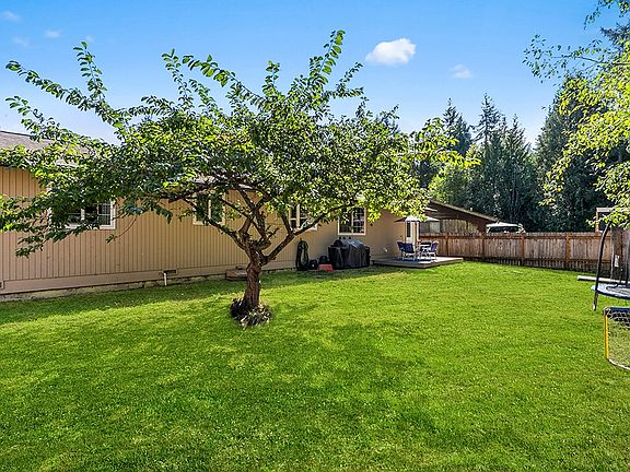 4th image of 3740 Westland Ct SE