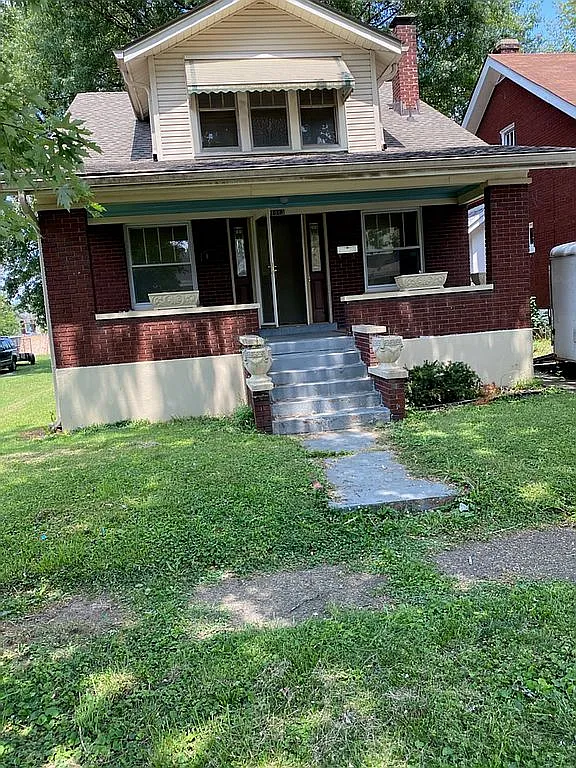 1813 Oregon Ave photo 1