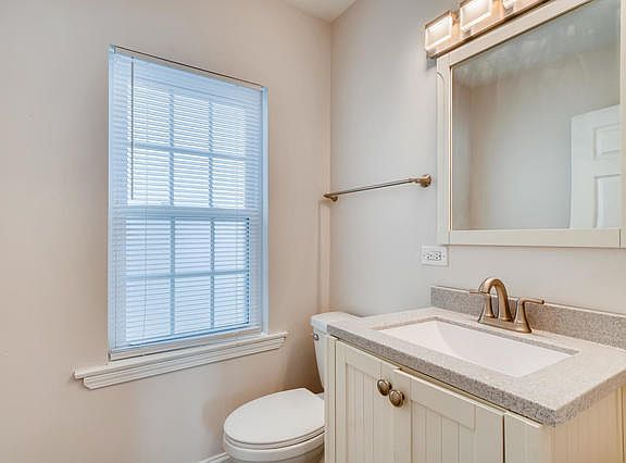 5th image of 1531 S 49th Ct