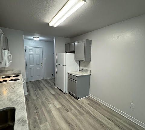 5th image of 15149 Deer Creek Dr #B