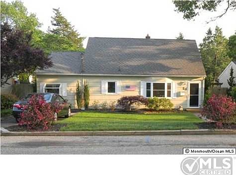 1st image of 23 Fairway Dr