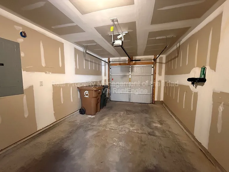 3811 Bellingham Ct — Photo 16