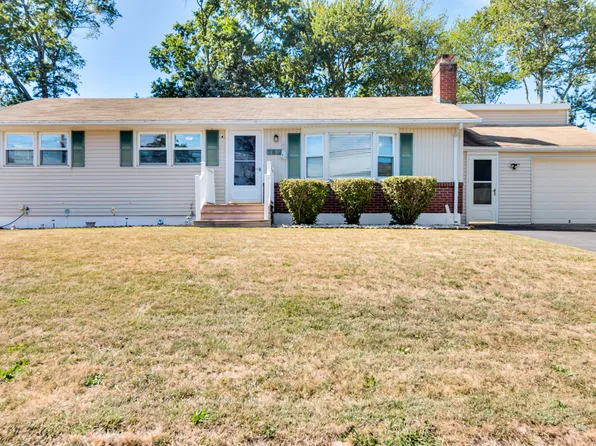 162 Red Bush Lane, Milford, CT 06461