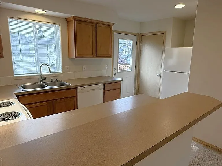 4466 NE Nicholson Loop — Photo 6