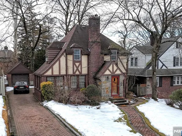 624 Ramapo Rd, Teaneck, NJ 07666