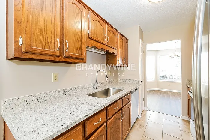 8077 Sandywood Ln — Photo 8
