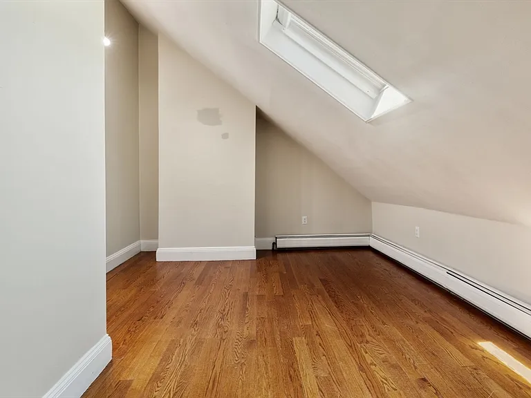 17 Sackville St #3 — Photo 14