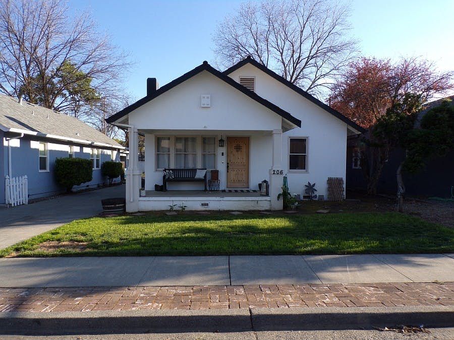 1st image of 206 Stevenson St