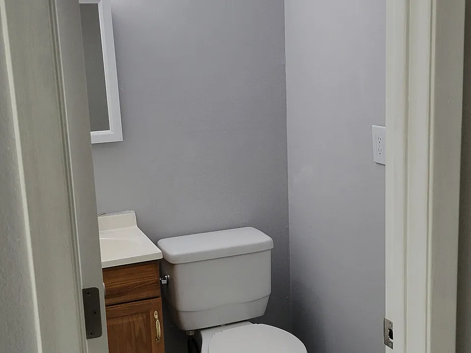 Main floor full bath
