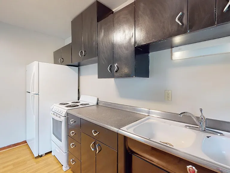 238 Village Dr — Photo 3
