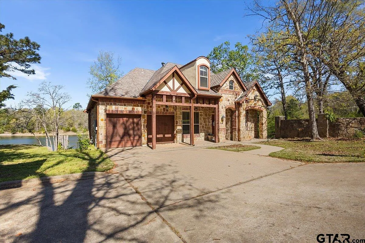 4 bed, 8.0 bath, 3438 sqft, $4,500 — Photo 2