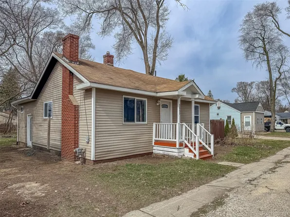 5645 N Linville St, Westland, MI 48185