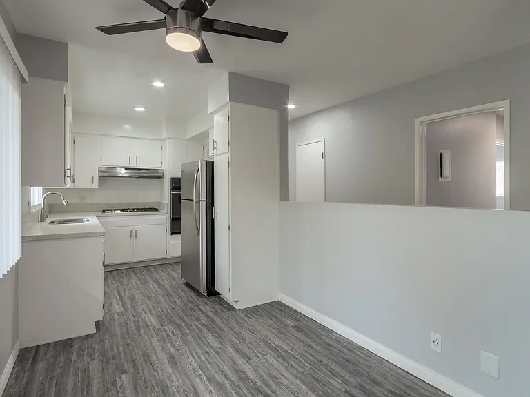 1521 & 1527 Yale St — Photo 13