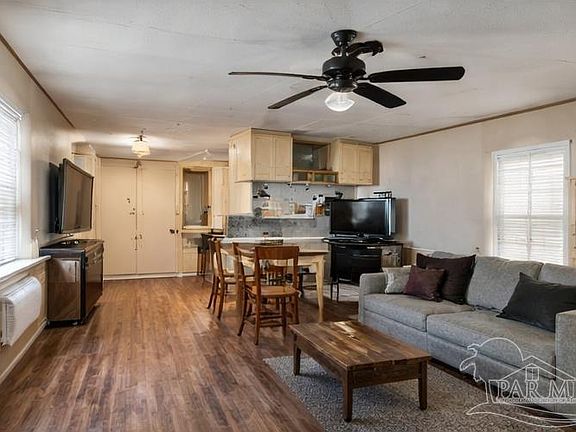 5th image of 3017 Ferris Dr