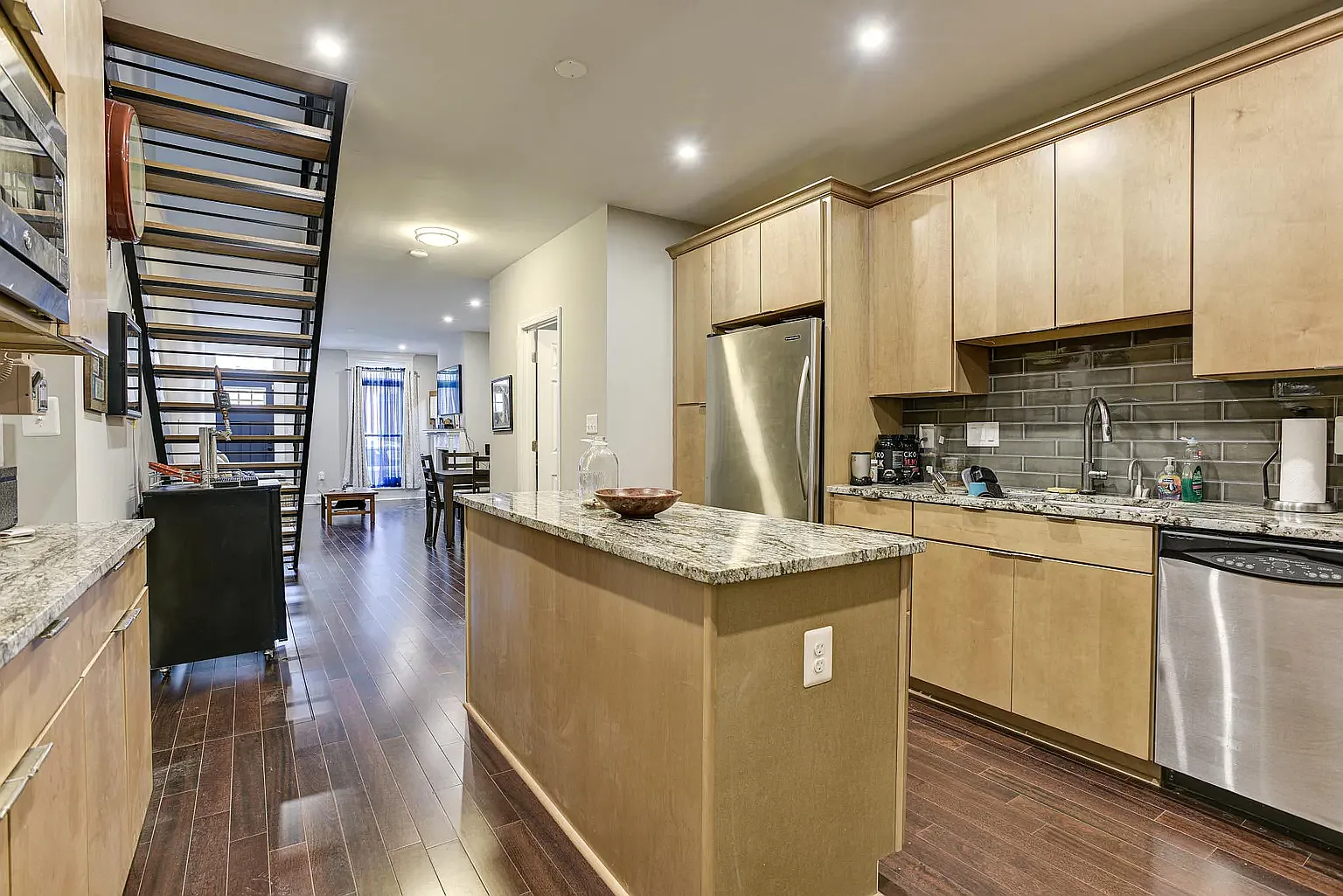 2 bed, 1283 sqft, $2,500 — Photo 4