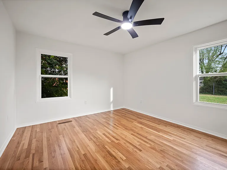 304 Hadaway Dr — Photo 26