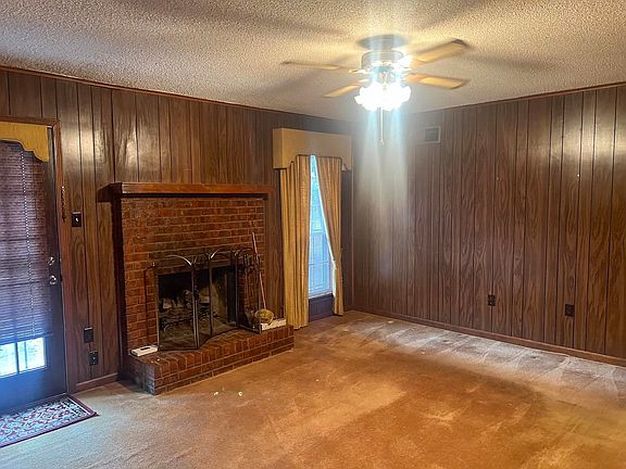 3rd image of 7868 Carol Elaine Cir