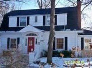 855 Fairoaks Ave, Deerfield, IL 60015