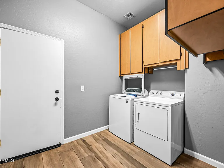 4231 E Marshall Ave — Photo 28