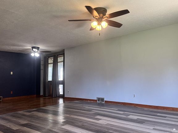 4th image of 407 E 12th St