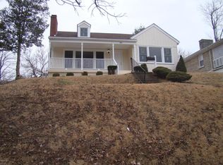 606 Orchard Hill Dr, Louisville, KY 40214