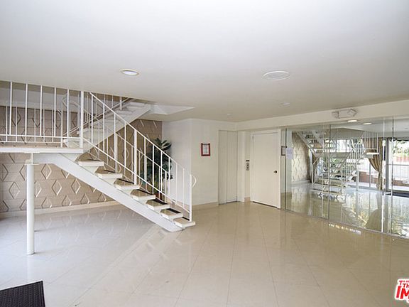 5th image of 423 S Rexford Dr Unit 102