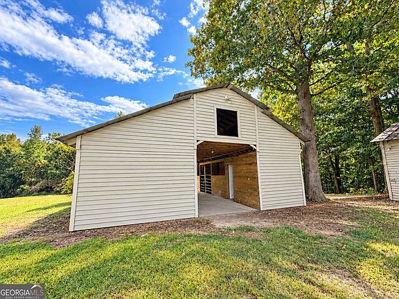 2nd image of 81 Anderson Ln