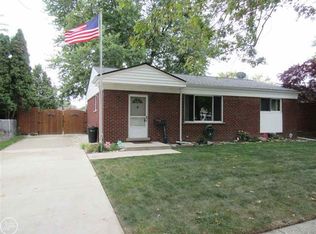 18136 Sylvan Ln, Fraser, MI 48026