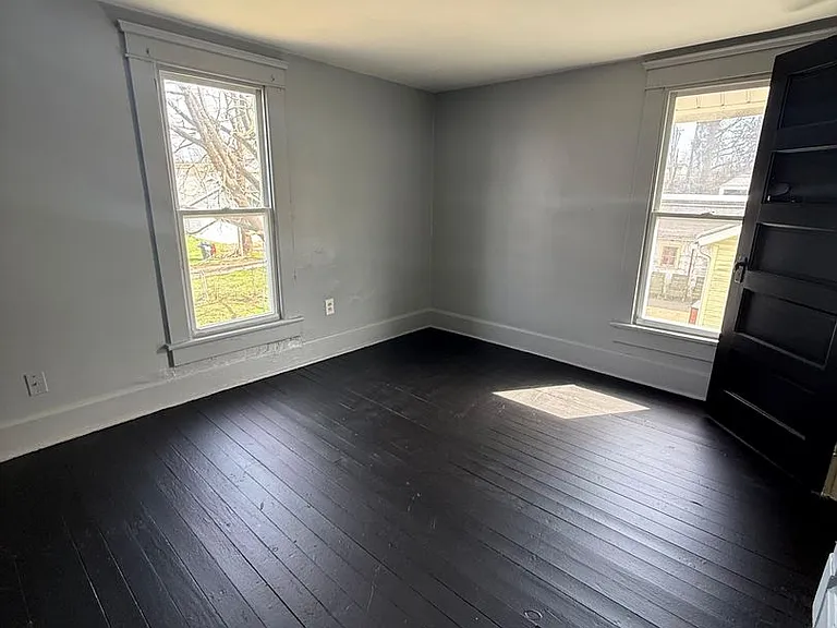 334 Woods Ave — Photo 1