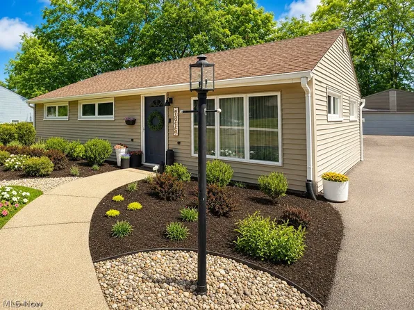 1815 Sunview Dr, Twinsburg, OH 44087