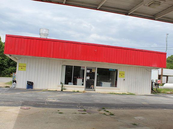 2nd image of 218 Cannon Blvd