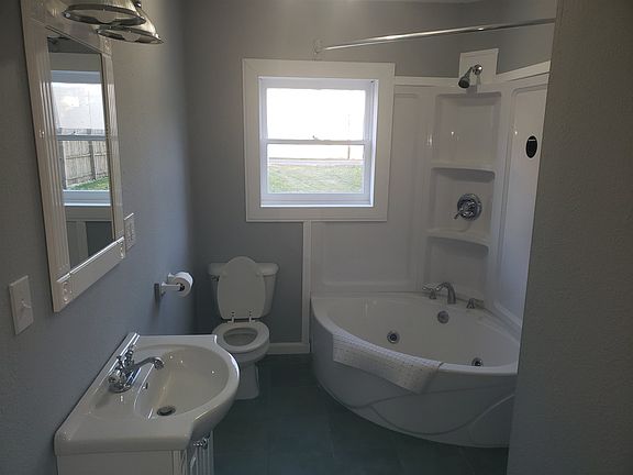 3rd image of 628 Tanguy St