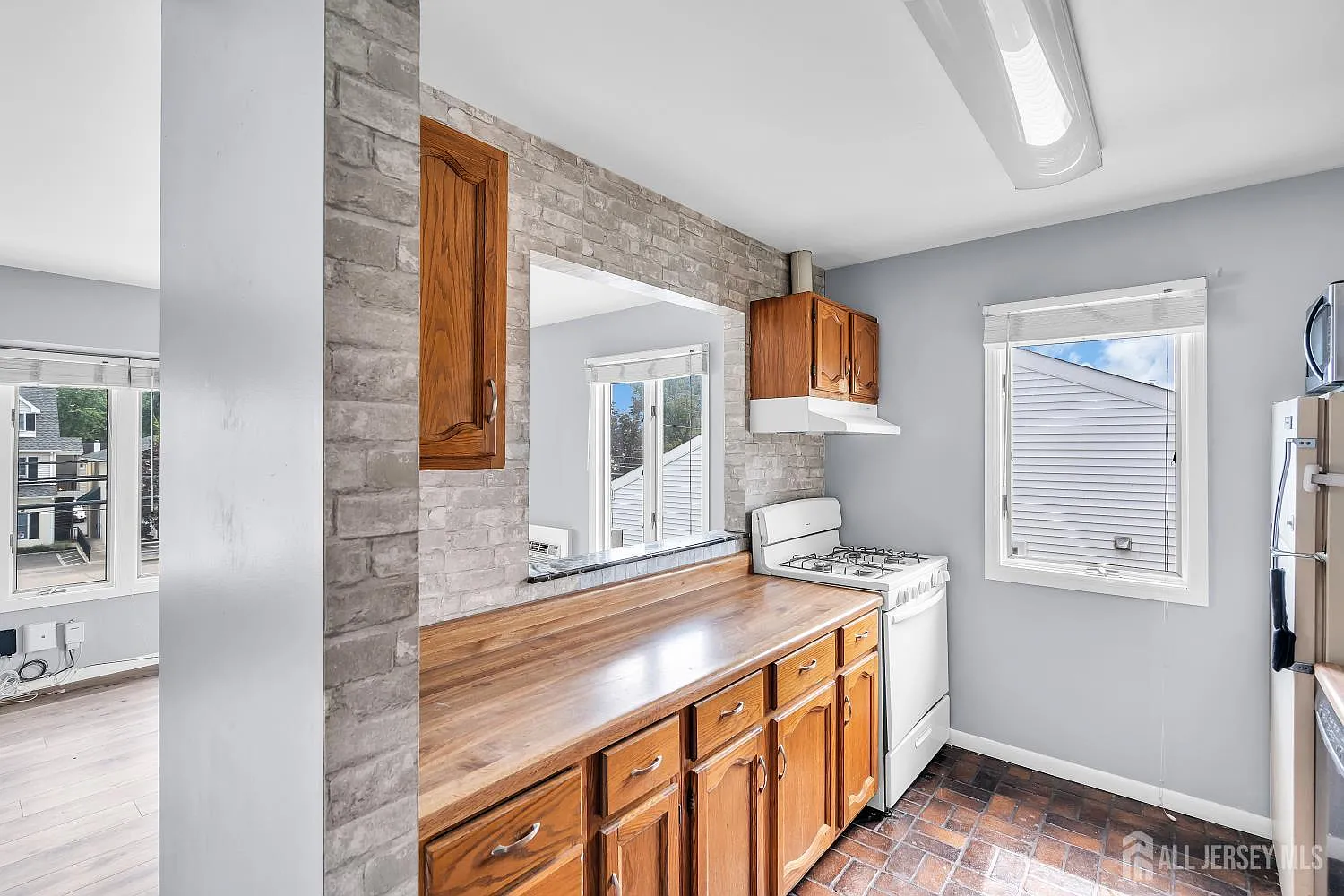 1 bed, 1.0 bath, $1,950 — Photo 4