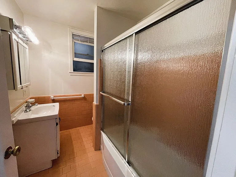 1720 San Carlos Ave — Photo 3