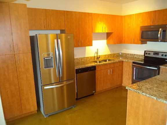 2nd image of 1531 W Lemon St APT 2103