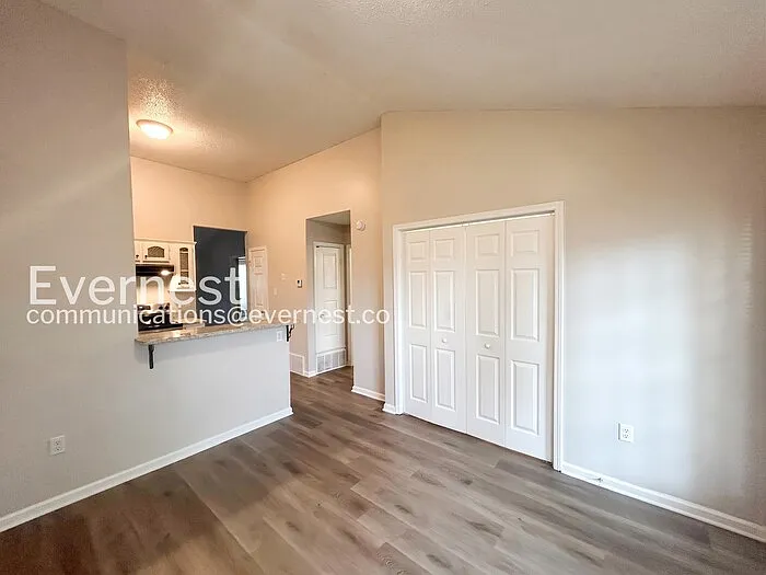 10721 Ridgefield Dr — Photo 7
