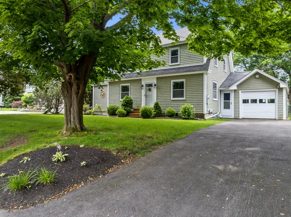 12 Church Street, York, ME 03909