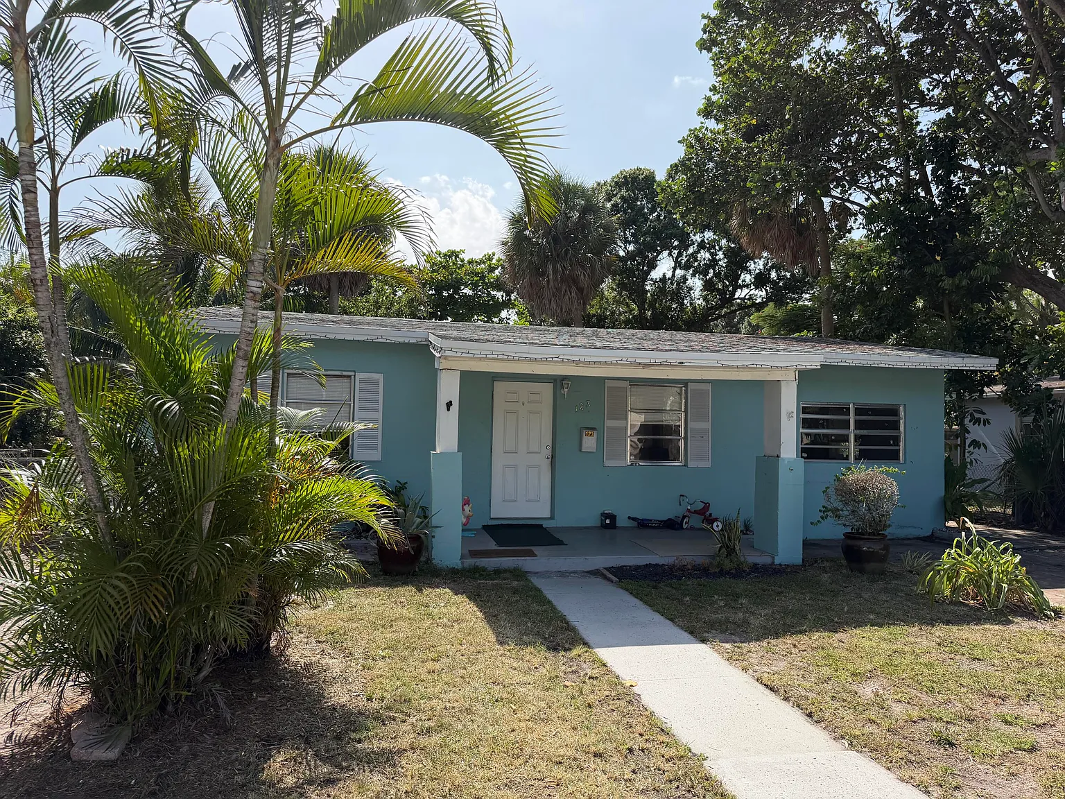 3 bed, 2.0 bath, 1008 sqft, $2,500 — Photo 1
