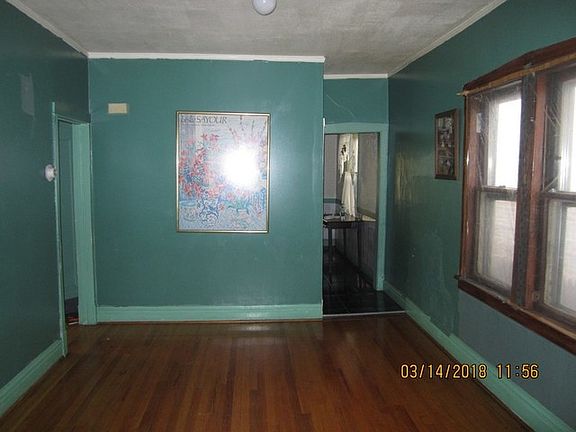 3rd image of 5841 S Sacramento Ave