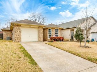 424 Tinker Trl, Burleson, TX 76028