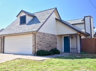 2711 Harvest Lake Dr, Irving, TX 75060