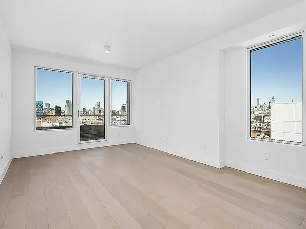 208 Delancey St, New York, NY