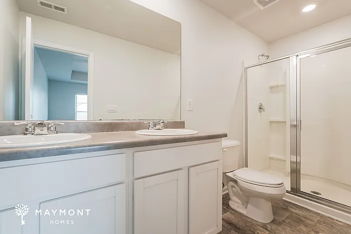 2027 River Park Cir — Photo 12