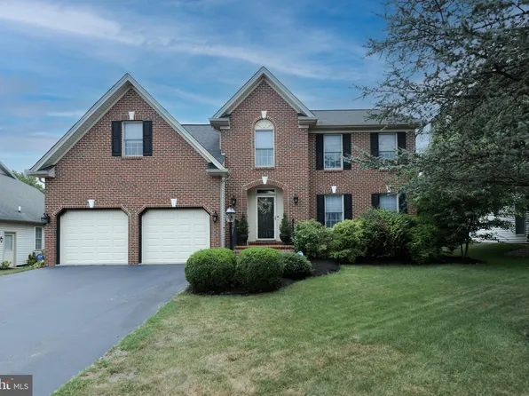 12 Jacobs Creek Dr, Hershey, PA 17033