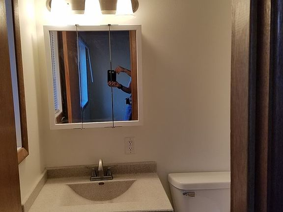 4th image of 4351 Lincoln Way APT B