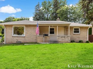 1752 Lake Michigan Dr NW, Grand Rapids, MI 49504