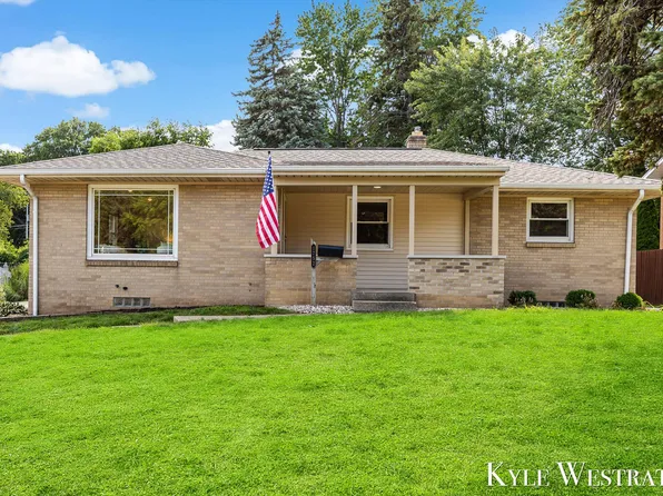 1752 Lake Michigan Dr NW, Grand Rapids, MI 49504