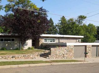 313 3rd Ave SW, Rugby, ND 58368