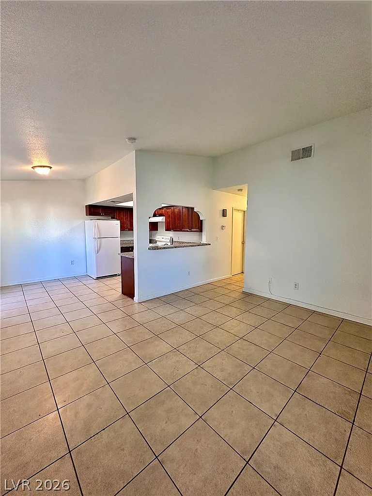 2 bed, 2.0 bath, 1000 sqft, $1,300 — Photo 2