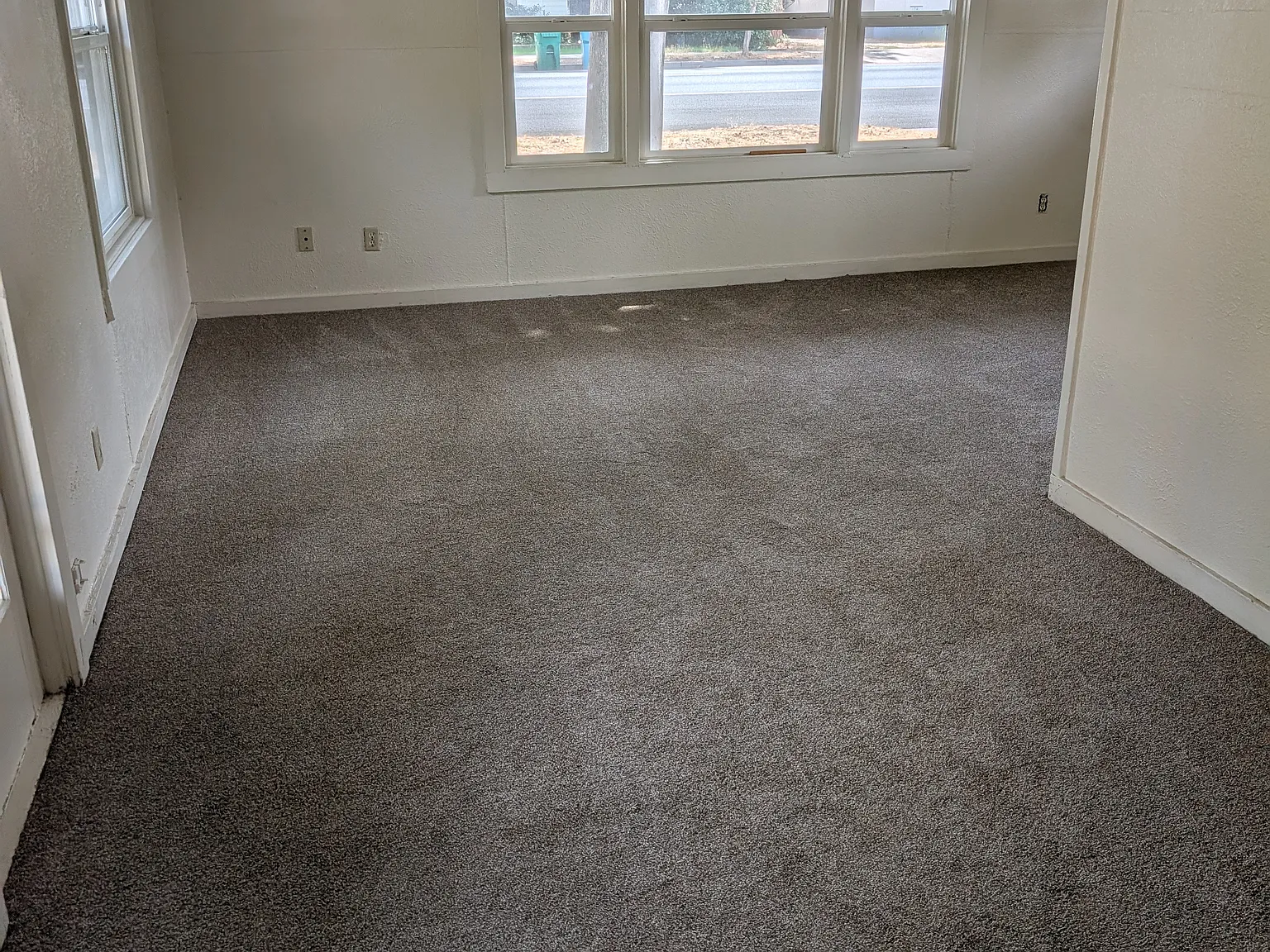 3 bed, 840 sqft, $1,400 — Photo 3